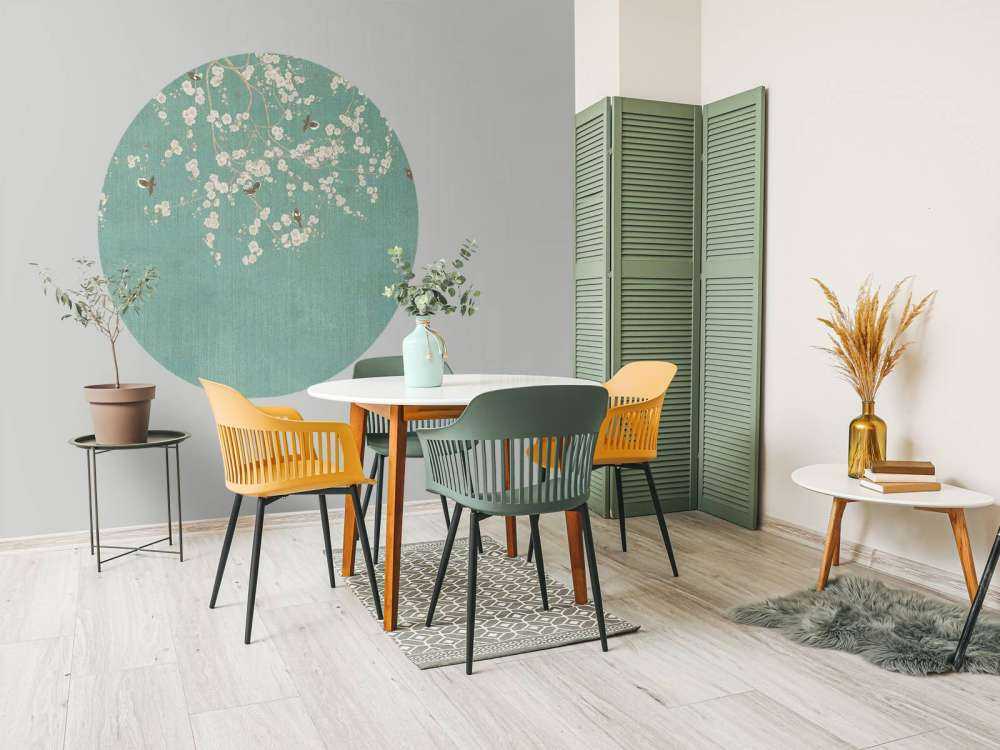 Bloesemtakken en vliegende mussen