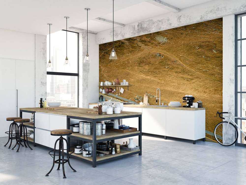 Audi R8 op eenzame bergweg