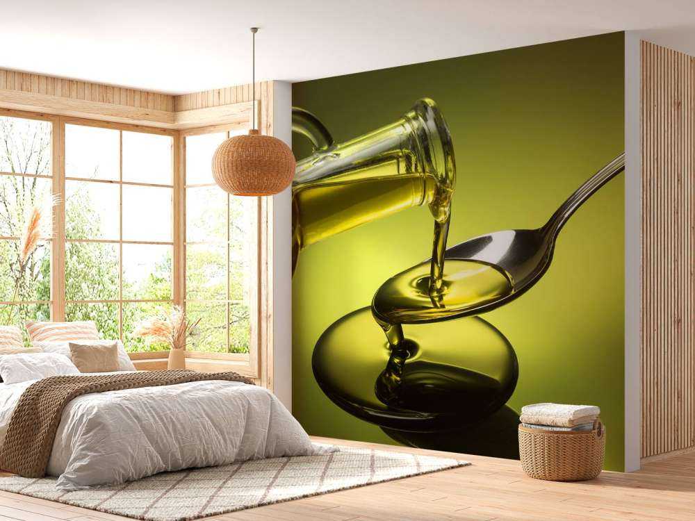 Olie gegoten op een lepel