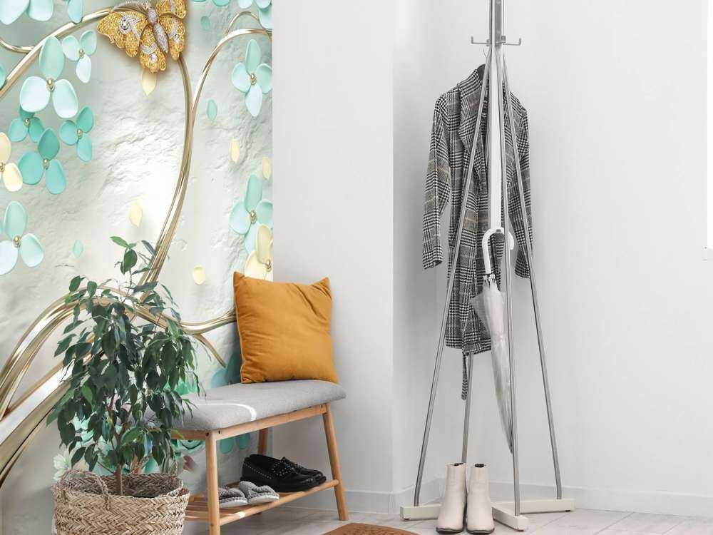 Gouden fantasieboom met groene bloemen