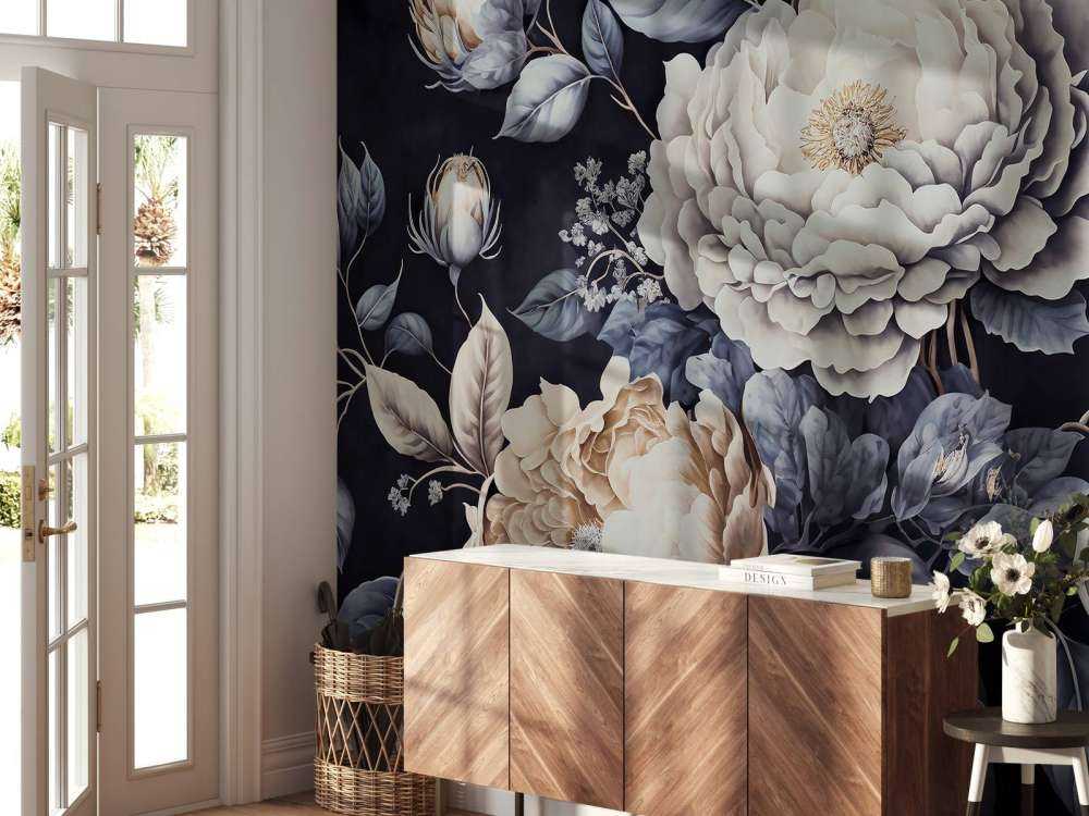 Moody baroque large floral