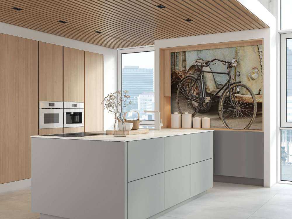 Retro oude fiets met vrachtwagen