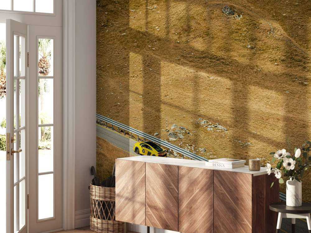 Audi R8 op eenzame bergweg