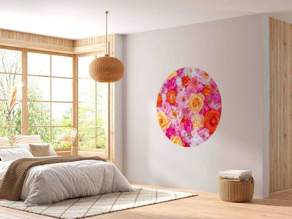 Kleurrijke rozen in pastelbloei