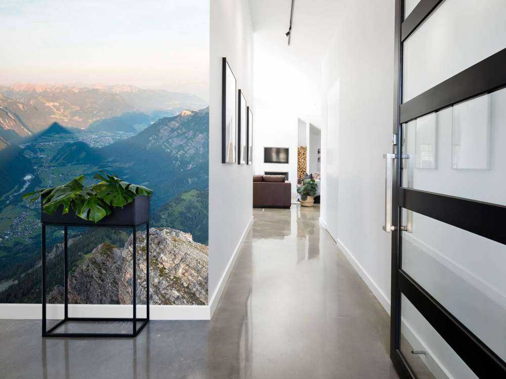 Valleischaduw in ochtendgloed