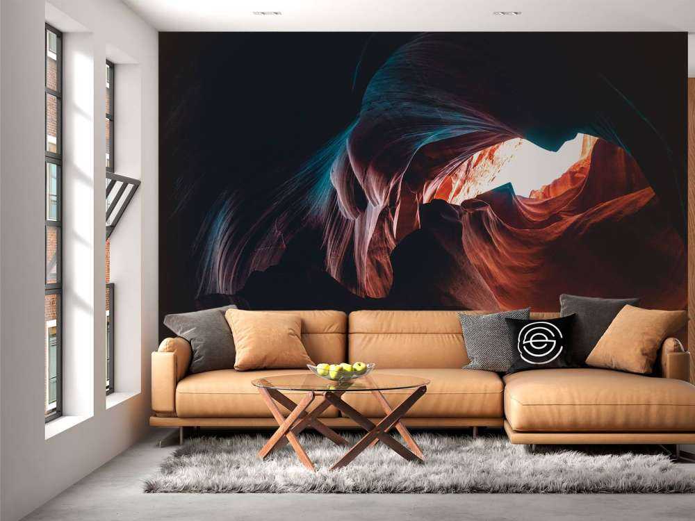 Donkere grot van zandsteen