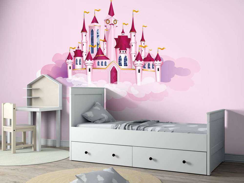 Roze kasteel in de wolken