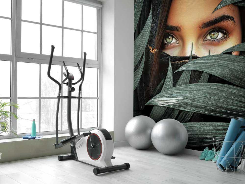 Groene blik tussen palmen