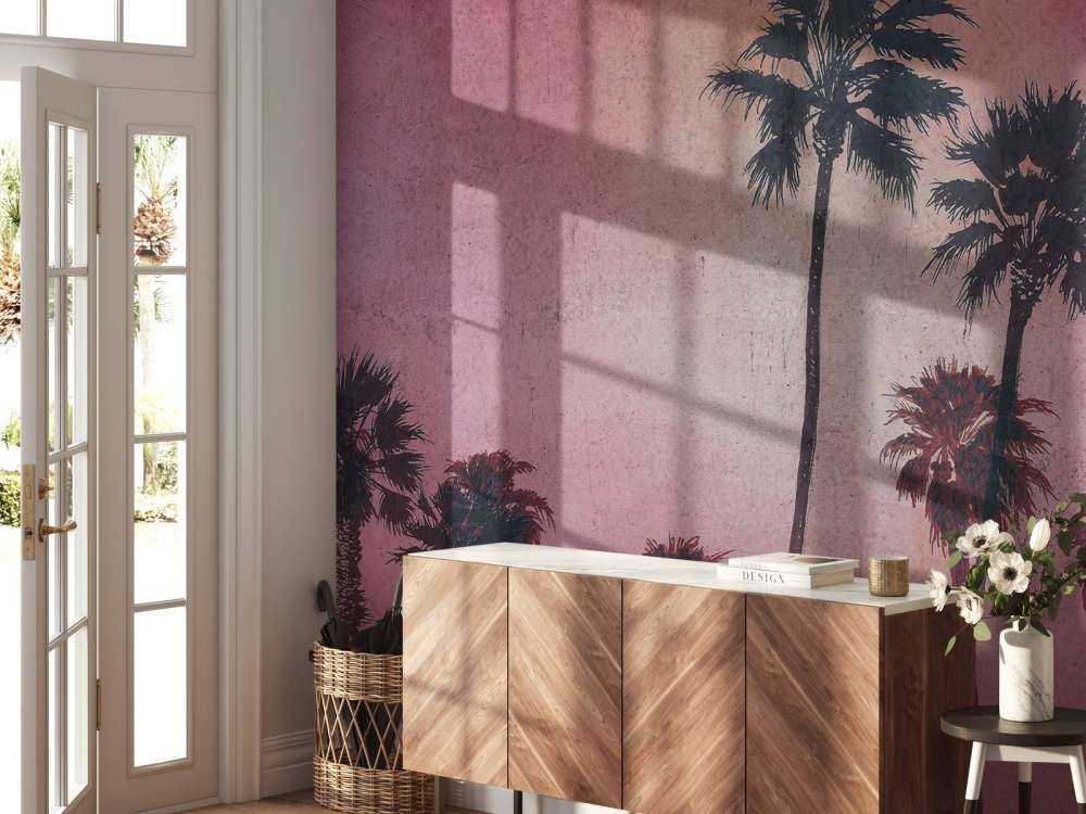 Palmbomen in roze avondgloed