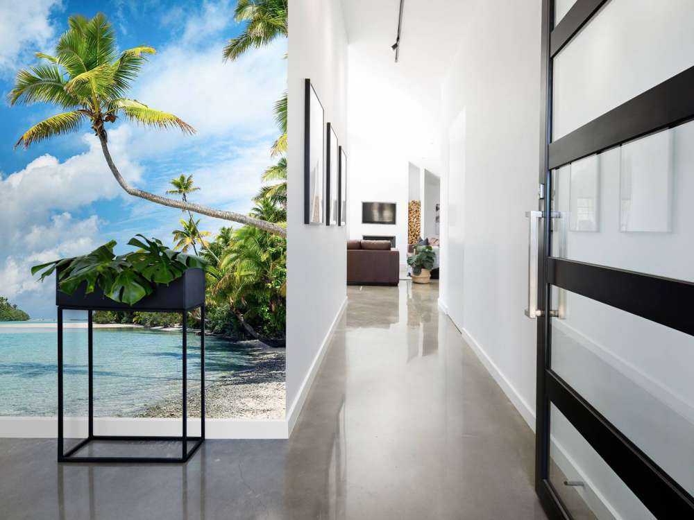 Palmbomen aan turquoise lagune