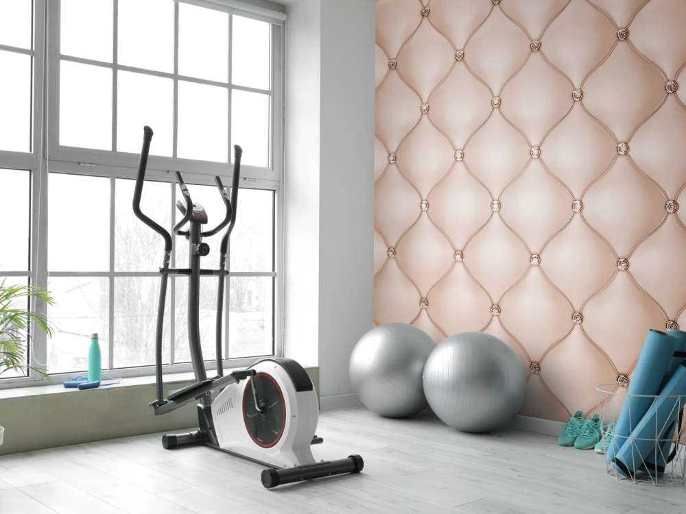 Chique roze gecapitioneerde wand