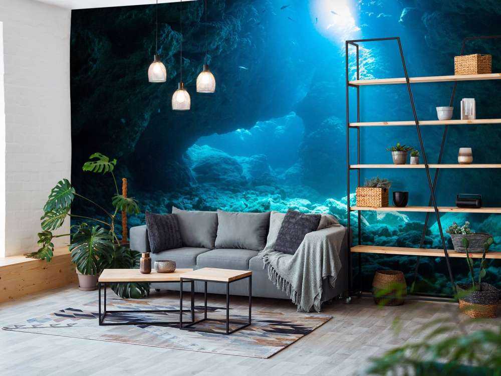 Donkere grot in de oceaan