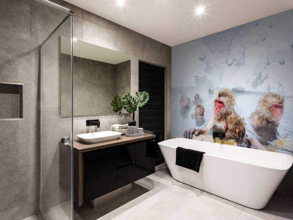 Sneeuwapen genieten van het warme water