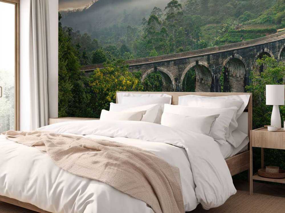 Spoorbrug door de jungle