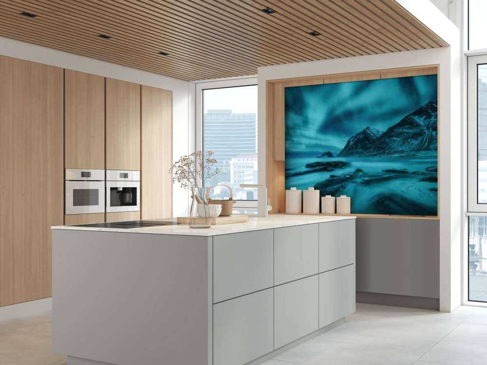 Blauw noorderlicht met bergen