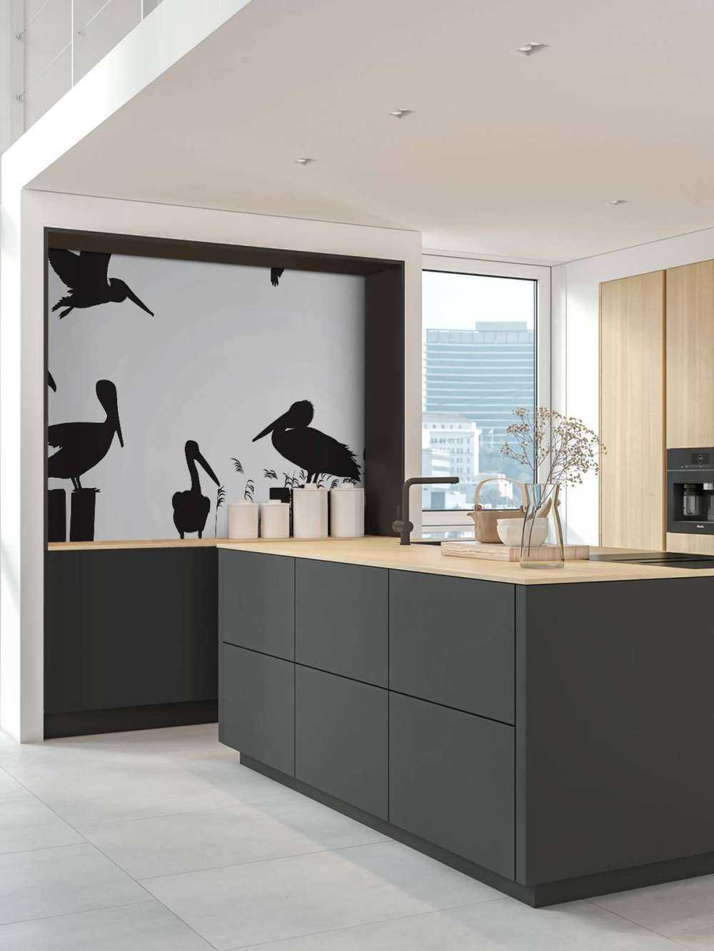 Pelikanen op een pier