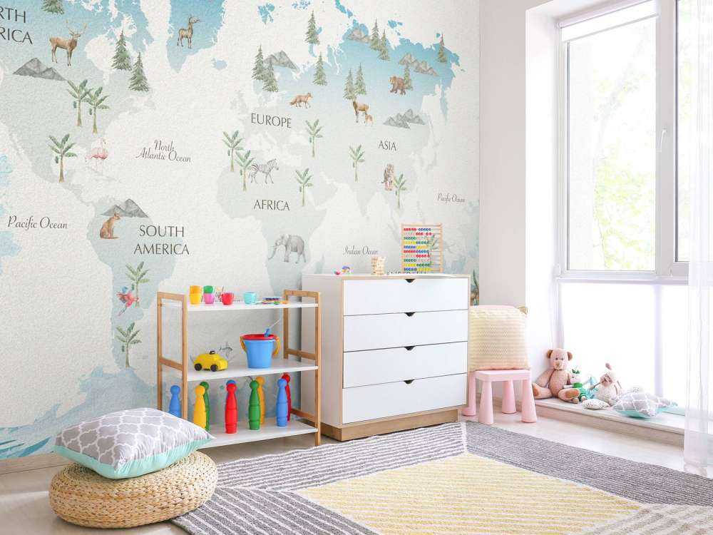 Wereldkaart met golven en dieren