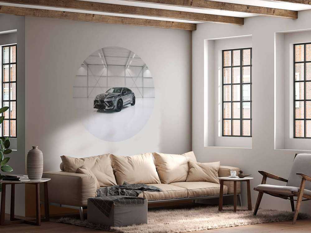 Lamborghini in witte hal