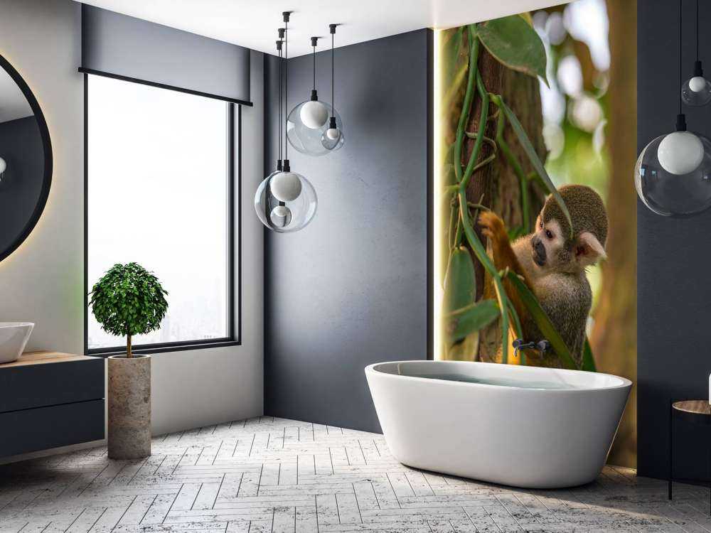 Kleine aap in de bomen