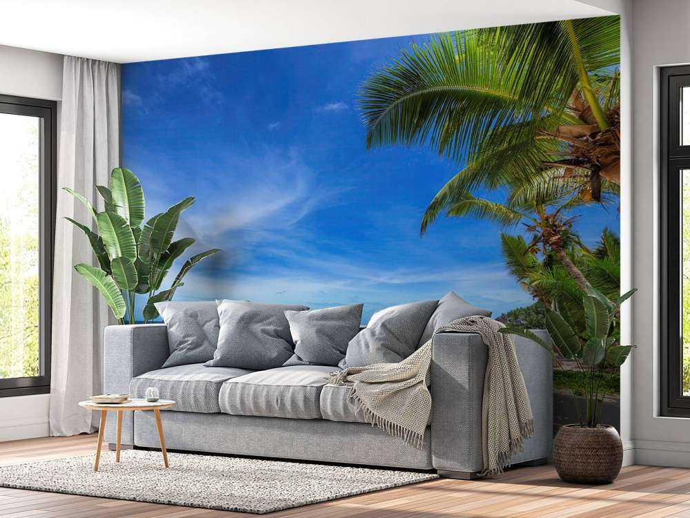 Tropisch strand met palmboom