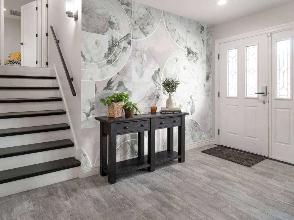 Timeless Floral Elegance - Soft White