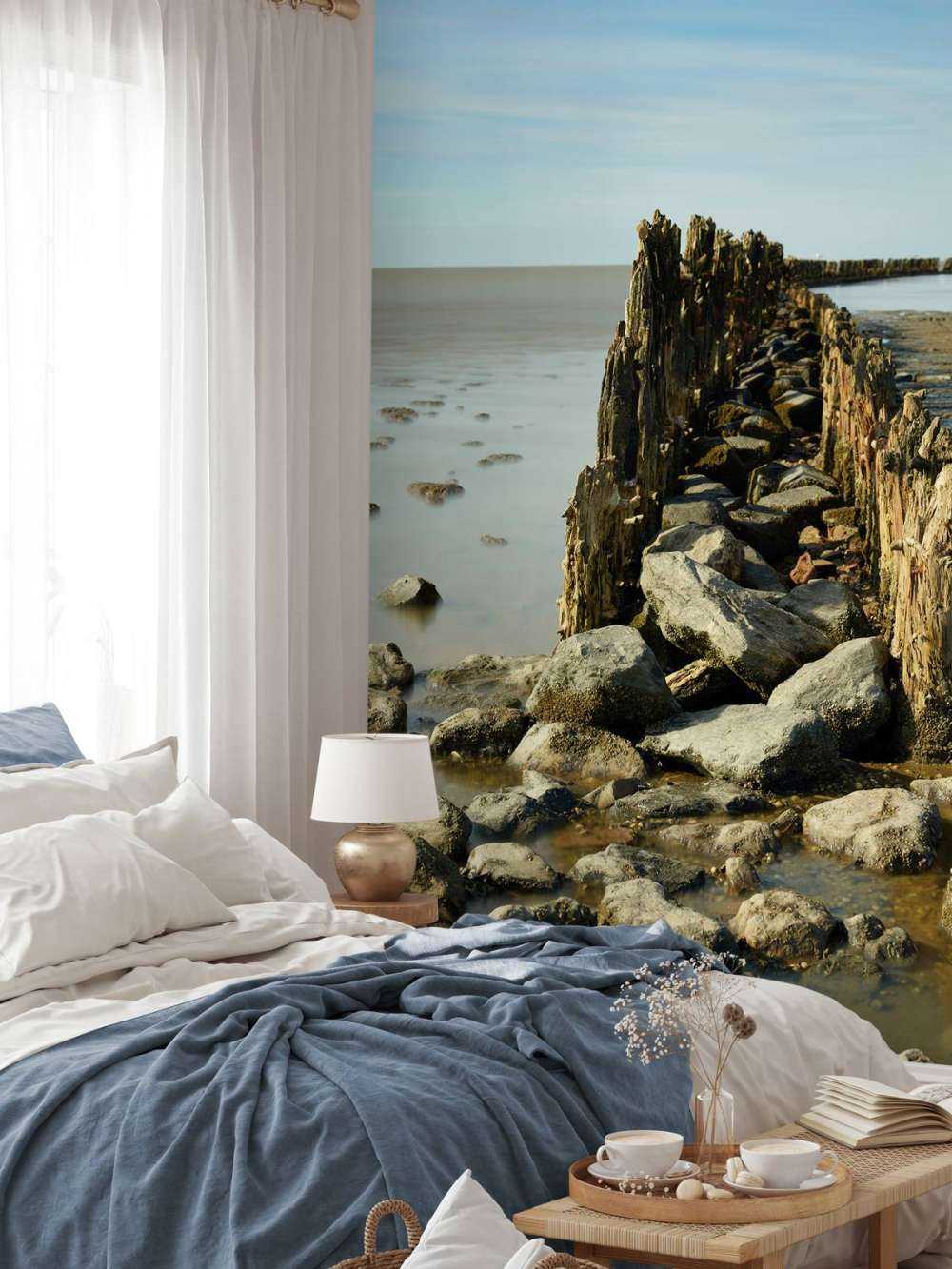 Golfbreker van hout en steen