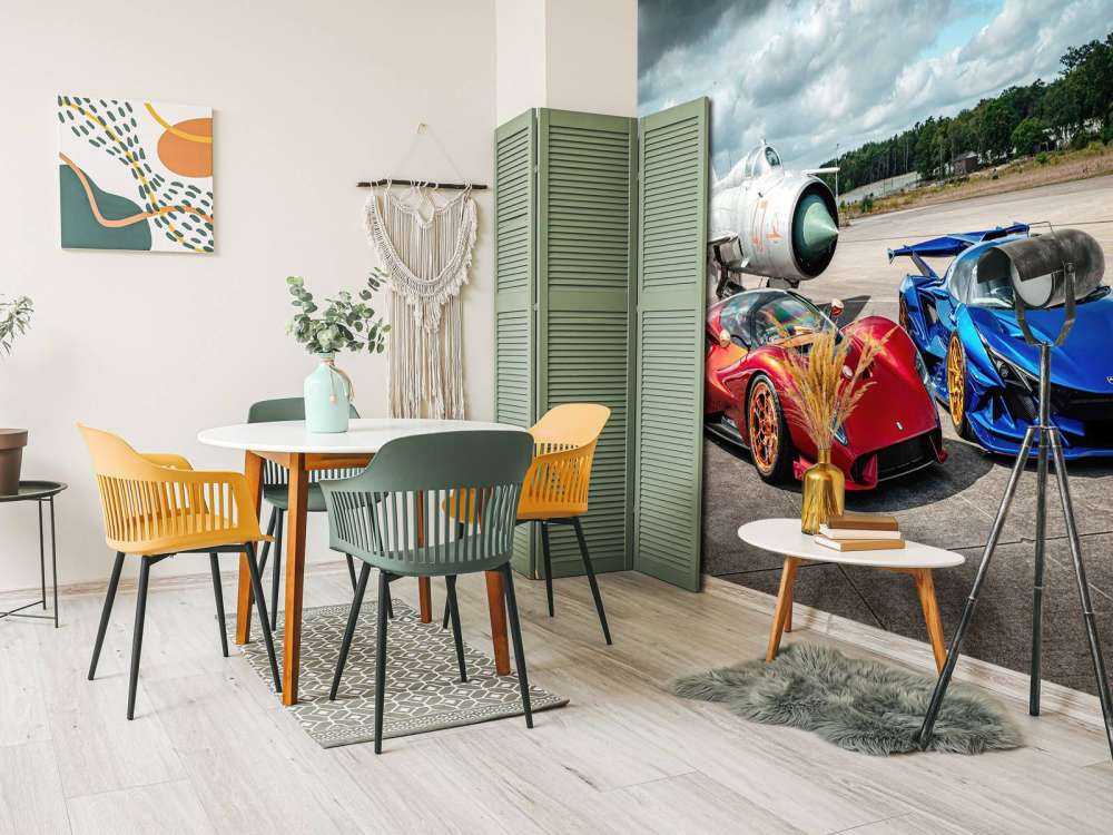 Luxe supercars bij gevechtsvliegtuig