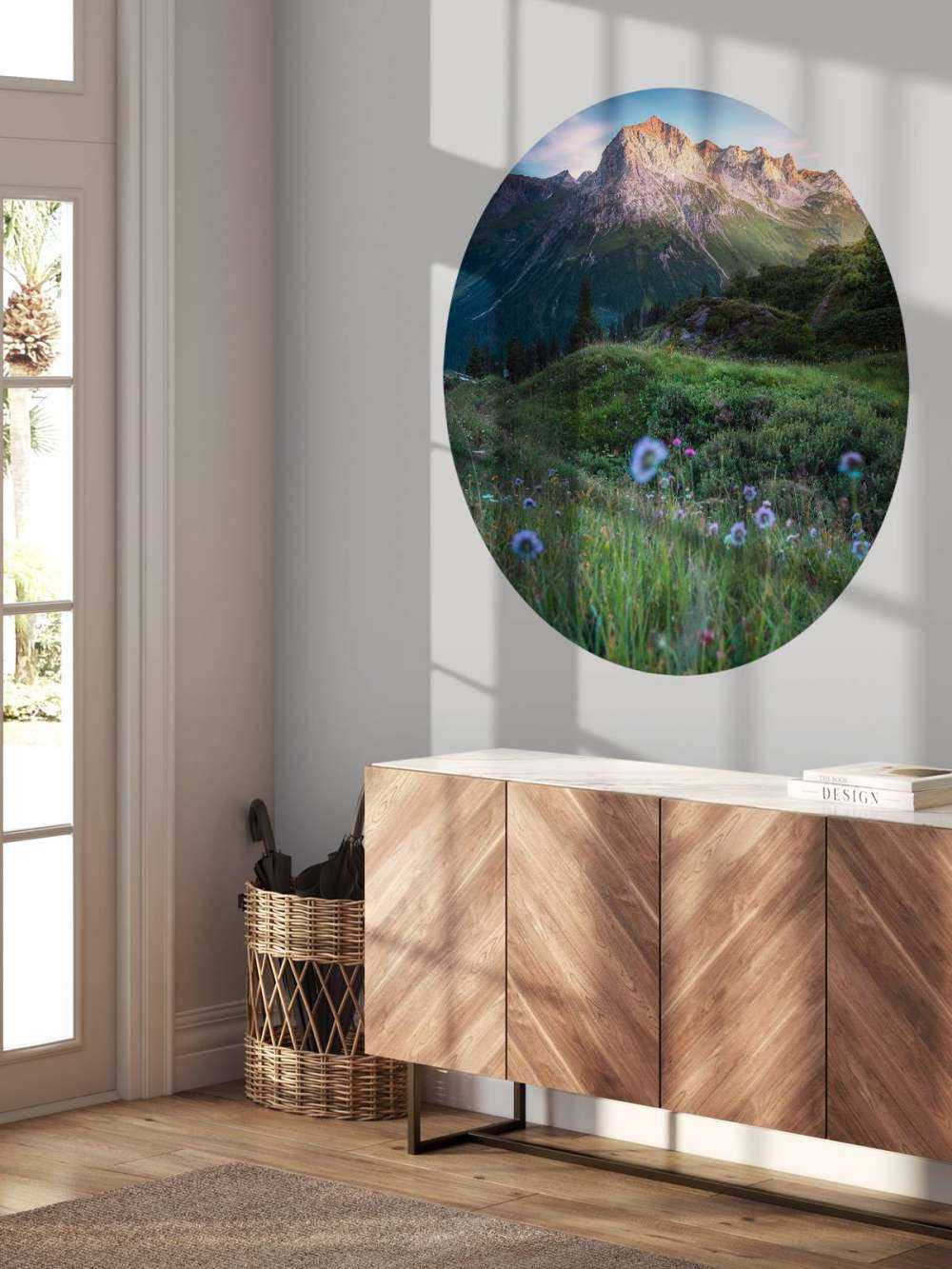 Avondlicht over bloemenvallei