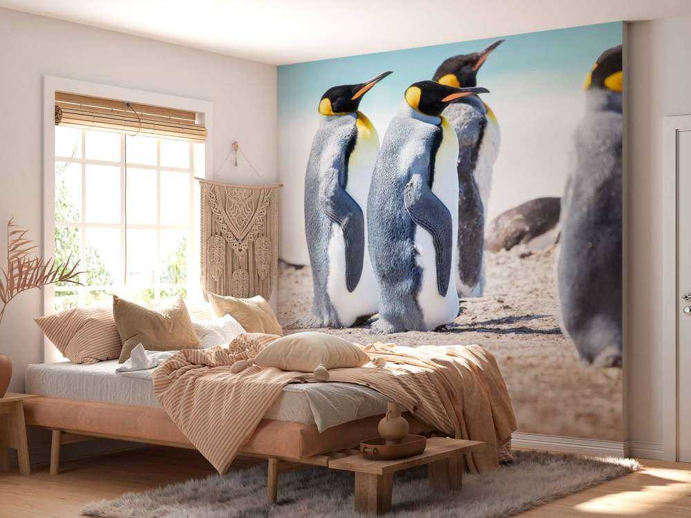 Vier pinguïns verkennen de Noordpool