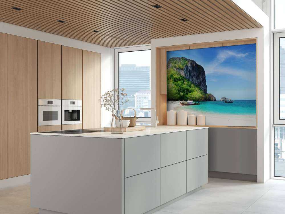 Strand op het Poda eiland in Thailand