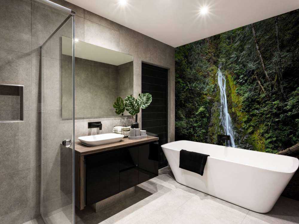 Waterval in kleurrijke omgeving