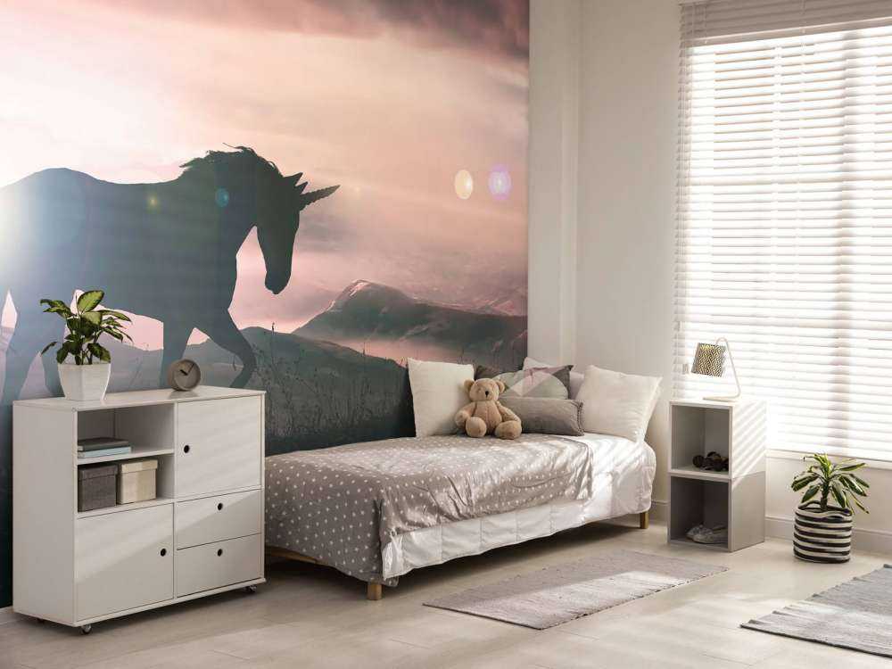 Unicorn bij een zonsondergang