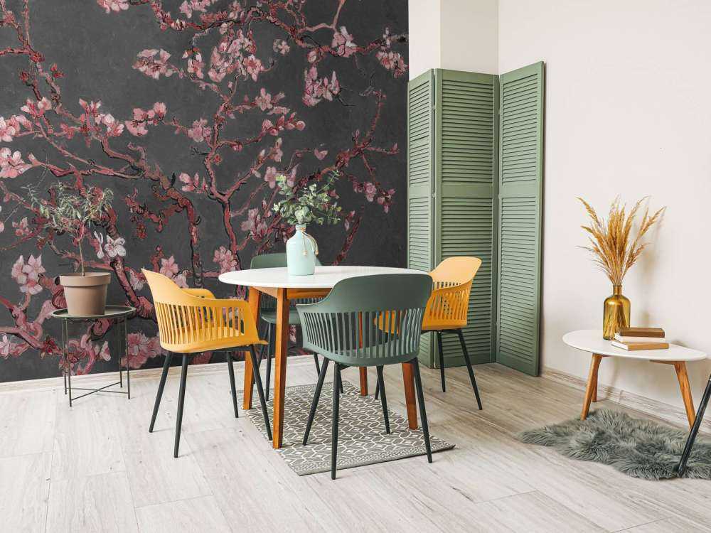 Amandelbloesem met een rode tint