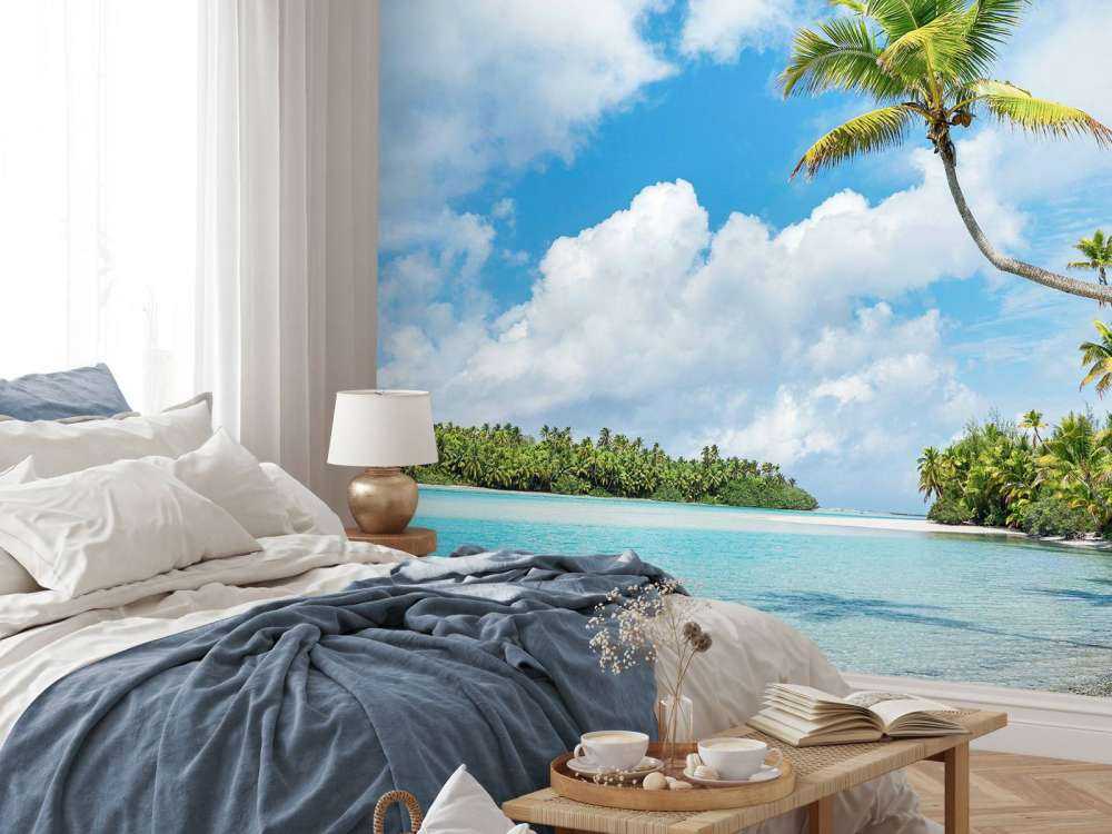 Palmbomen aan turquoise lagune