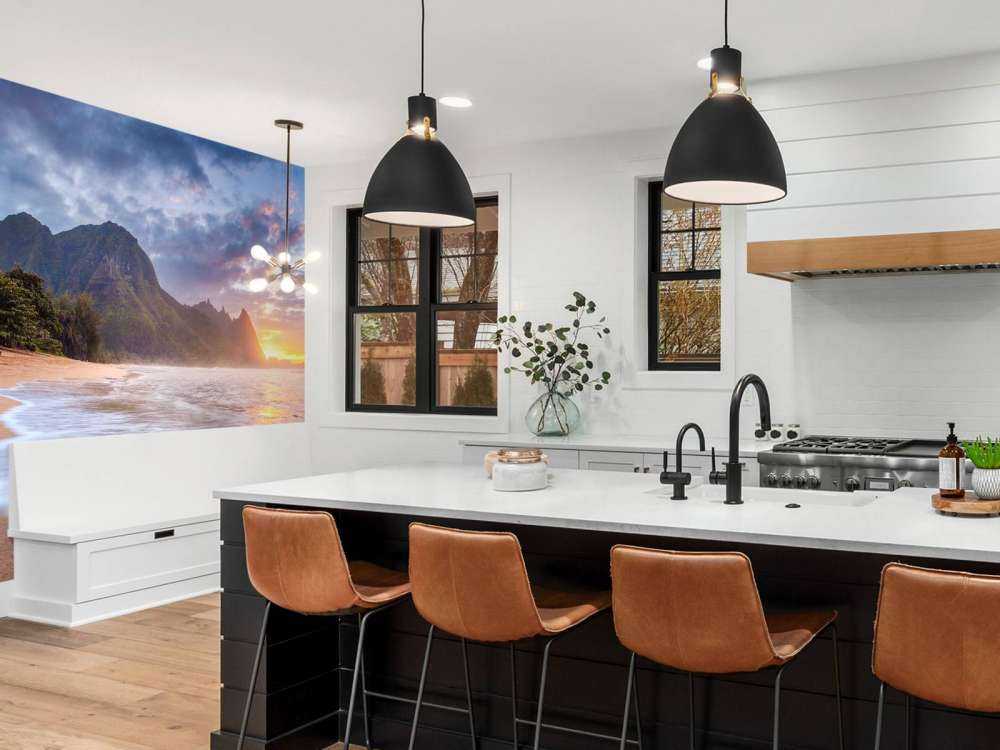 Zonsondergang aan tropisch strand