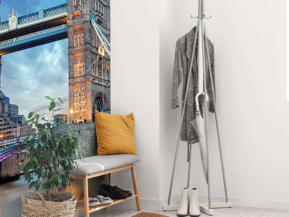 De London Tower Bridge onder een regenboog