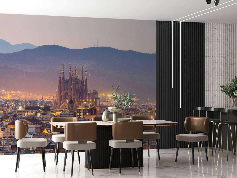 Barcelona met de Sagrada Familia in de avond