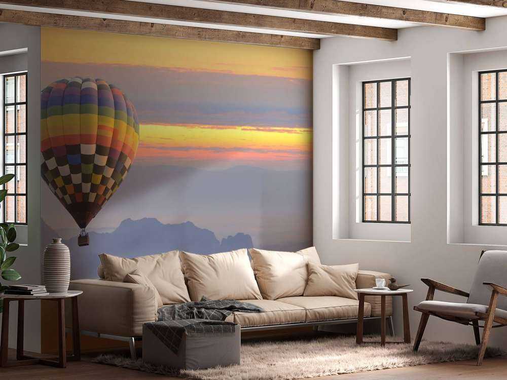 Luchtballon bij zonsondergang