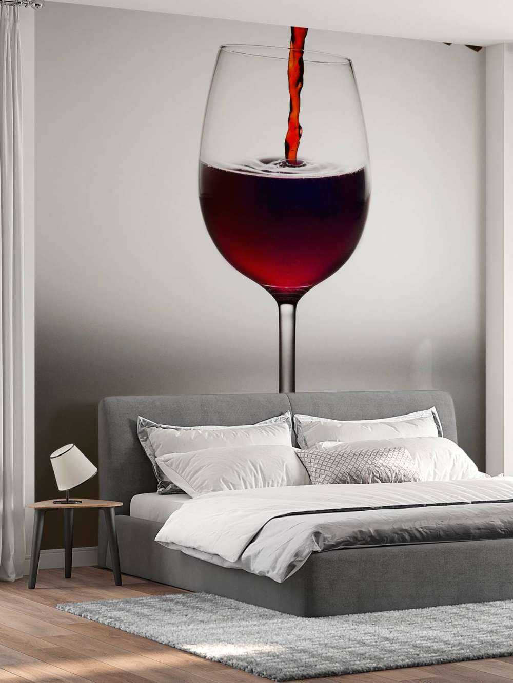 Ingeschonken rode wijn