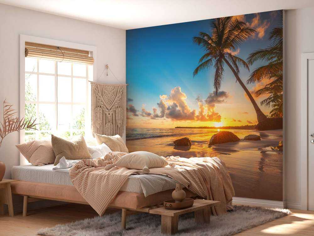 Palmbomen met zonsondergang