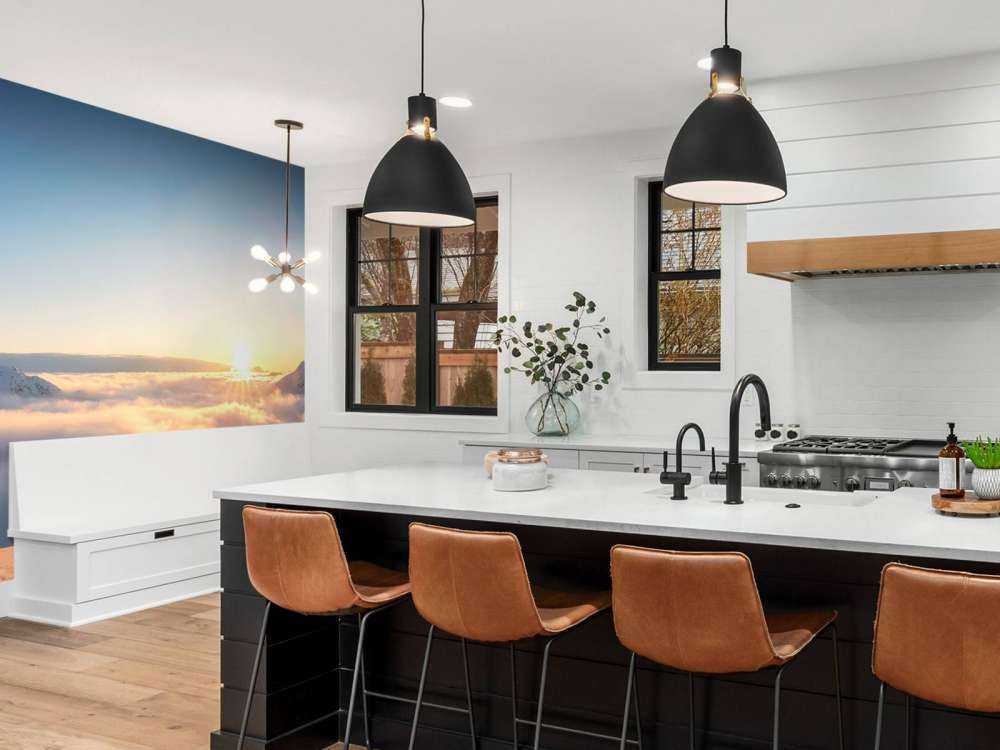 Zonsopkomst boven de winterbergen