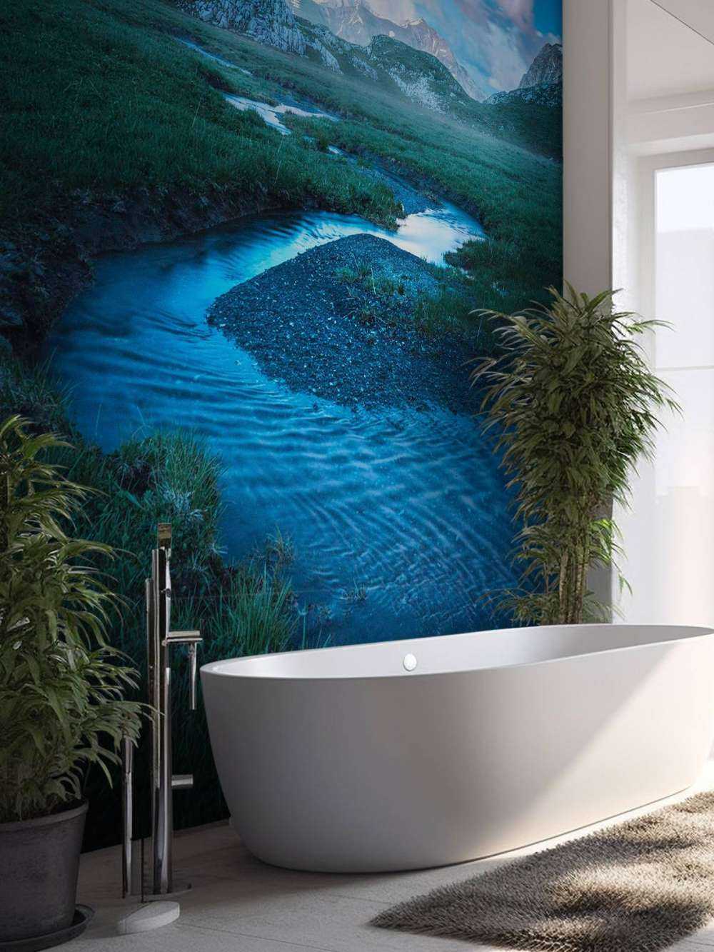 Bergbeek onder blauwe avondlucht