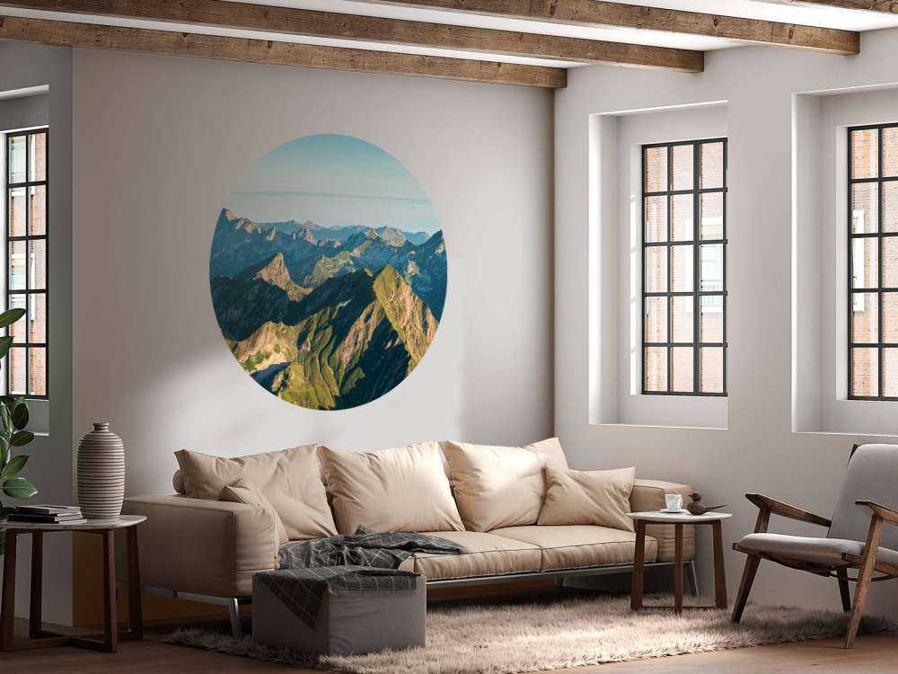 Zomergloed over bergkam