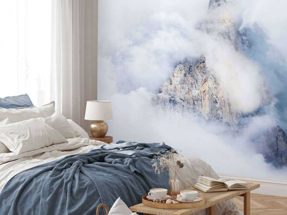 Verborgen Bergtoppen in de Mist