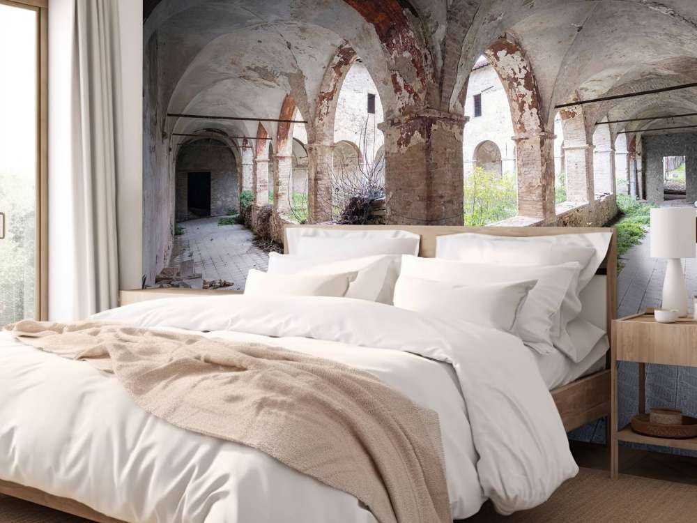 Verlaten Kloostergang in Verval