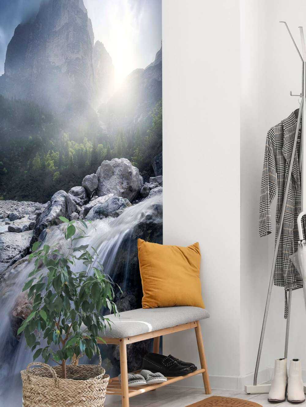 Mistige Bergstroom bij Zonsopkomst