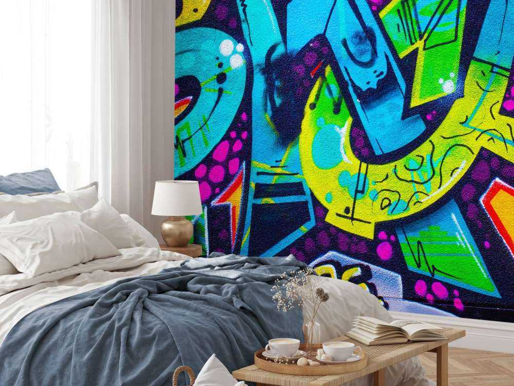 Kleurrijke graffiti creatie op een muur
