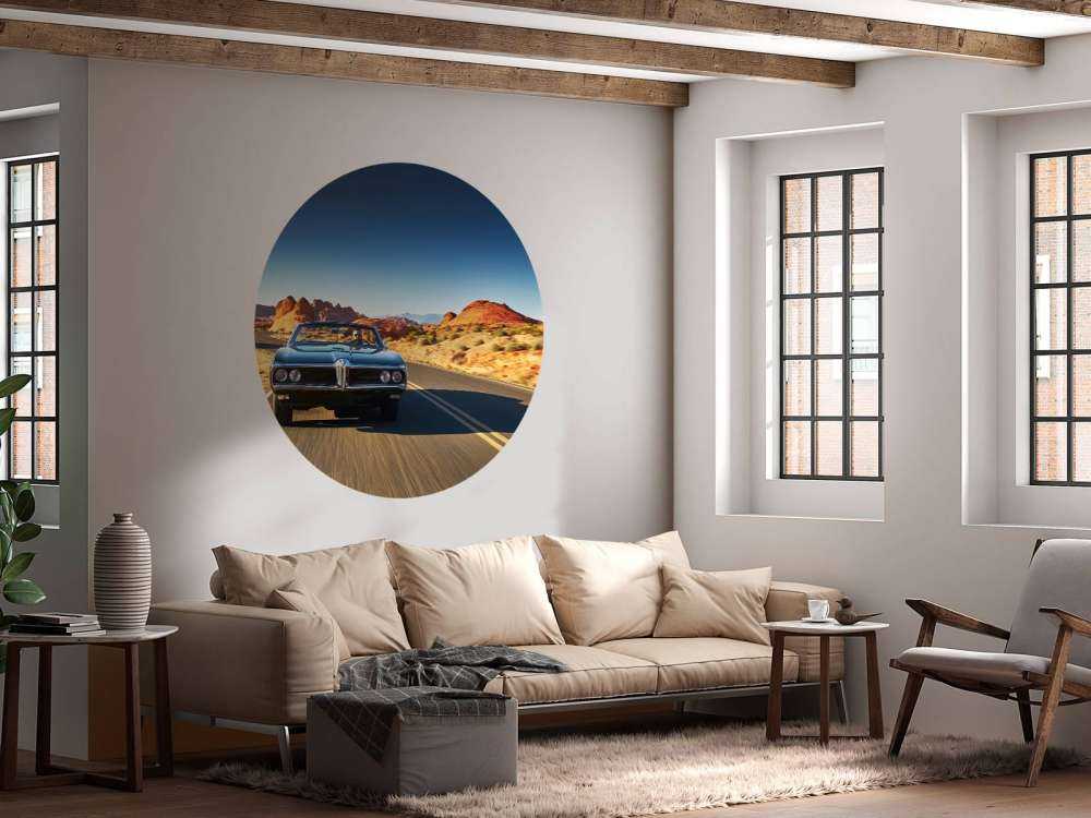 Muscle car in een Amerikaans landschap