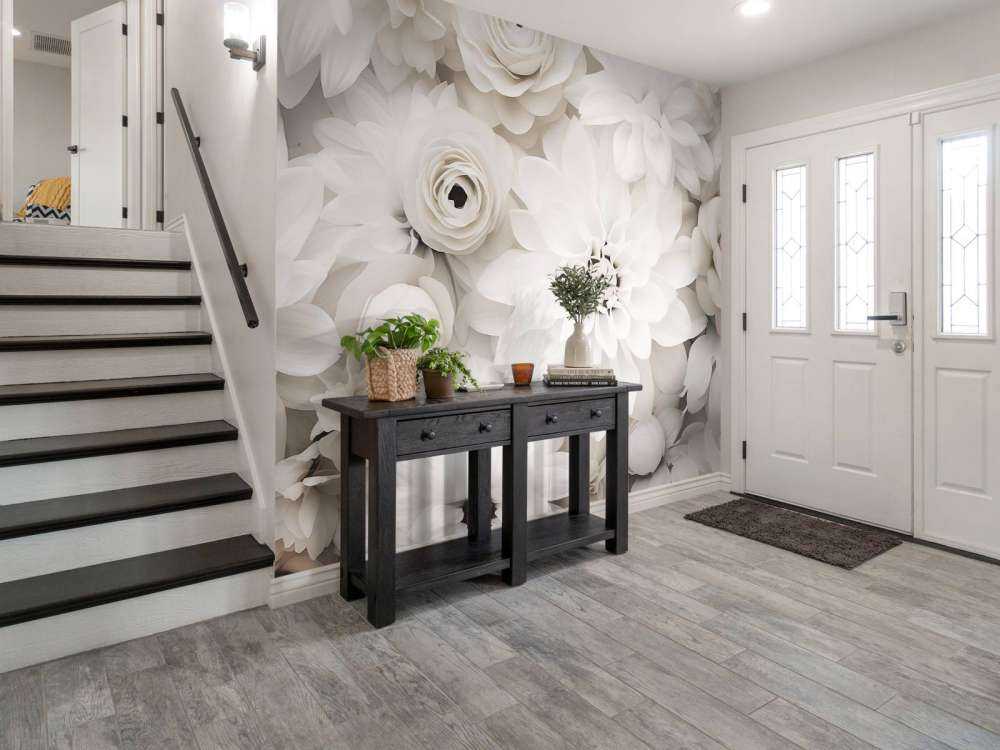 Blossom cascade floral beauty off white