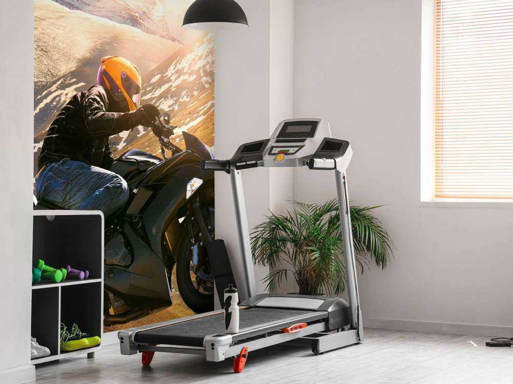 Zwarte motor in de winter